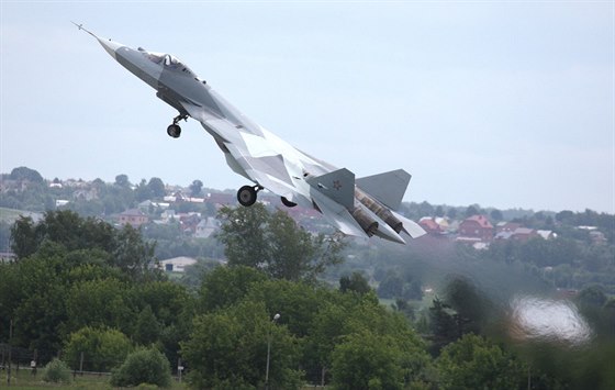 Velitel letectva také potvrdil, e armáda v roce 2016 zaadí do výzbroje ruské...