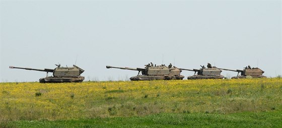 Ruské vojenské manévry v Rostovské oblasti nedaleko hranic s Ukrajinou (25....