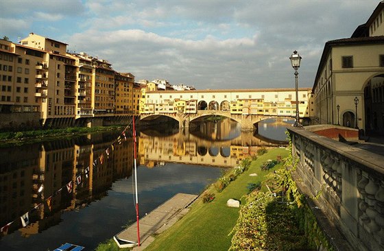 Ponte Vecchio - slavný most pes eku Arno ve Florencii.
