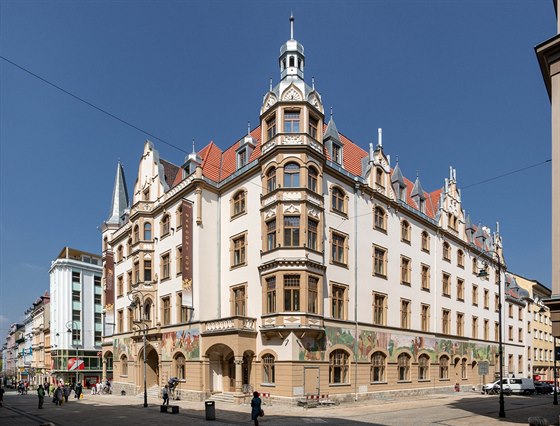 Stavba Karlovarského kraje: Grandhotel Ambassador - Národní dm Karlovy Vary