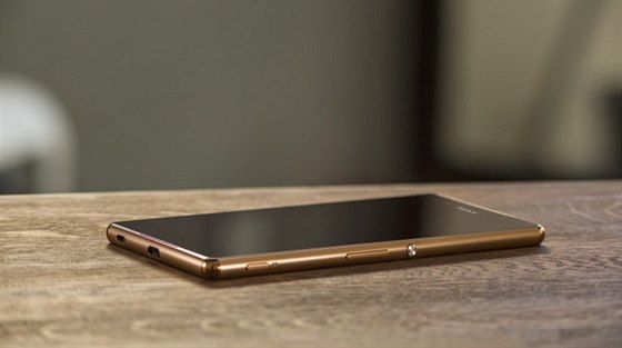 Sony Xperia Z3+ musí elit tvrdé konkurenci.