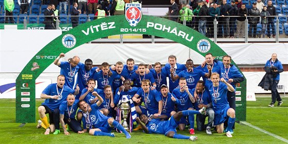 ESKOSLOVENSKÝ SUPERPOHÁR. Úadujícím vítzem domácího poháru je Liberec. Jeho nástupce bude v lét hrát i o novou mezistátní trofej.