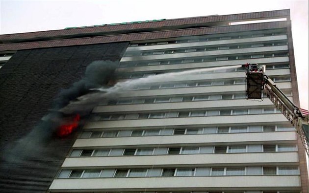 Požár hotelu Olympik v Karlíně vznikl v 11. patře.
