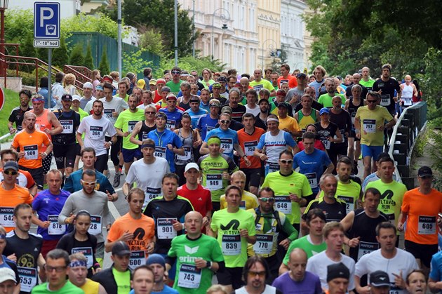 Na start Mattoni 1/2Maratonu Karlovy Vary se postavilo 3500 bc ze 44 zemí...