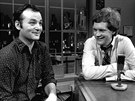 Americký moderátor David Letterman (vpravo) na archivním snímku s hercem Billem...