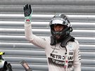 Nico Rosberg mává divákm v Monaku. Minulé dv kvalifikace tu vyhrál, letos byl...