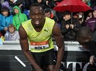 Usain Bolt po vítzství v závod na 200 metr na mítinku Zlatá tretra.