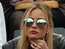 Ester Sátorová sleduje zápas 3. kola Roland Garros.