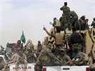 Irácká armáda a íitské milice se pemisují k Ramádí, které v polovin kvtna...