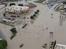 Zaplavené nákupní centrum v texaském San Markosu (24. kvtna 2015)