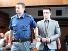 Luká Neesaný obvinný z napadení kadenice znovu u Krajského soudu v Hradci...