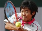 Japonský tenista Joihito Niioka v duelu s Tomáem Berdychem.