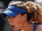 Francouzská tenistka Alize Cornetová v duelu s Italkou  Robertou Vinciovou.