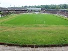 Stav revitalizovanho stadionu za Lunkami na konci kvtna.