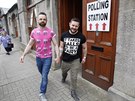 Irové hlasují o satcích homosexuálních pár. Oekává se, e je schválí...