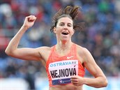 Zuzana Hejnov se raduje, na Zlat trete vyhrla 400 m pekek.