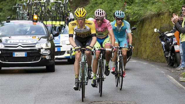 Zleva: Steven Kruijswijk, Alberto Contador a Mikel Landa.