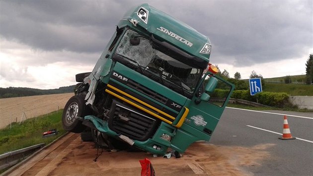 Nehoda kamionu u 136. km dlnice D5 ve smru na Rozvadov (19. 5. 2015)