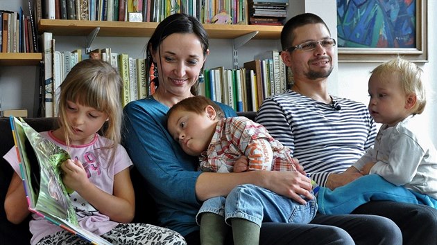 Damián se Slávkovi a pětatřicetileté Marině narodil před čtyřmi lety jako třetí dítě. Měli již dcery Kláru a Jovanu. Před dvěma lety přibyl do rodiny ještě Andrej (vpravo).