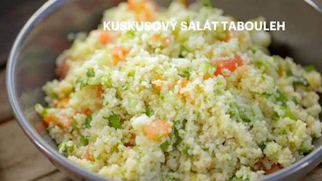 Kuskusov salt tabouleh je ideln lehkou plohou ke grilovanmu masu.