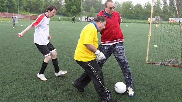 Fotbalov SENI Cup v Havlkov Brod. Turnaje se zastnilo 14 tm mentln postiench.