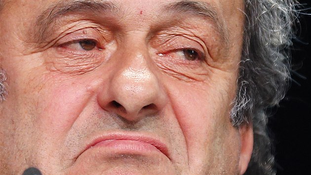 JAK TO DOPADNE? f UEFA Michel Platini na volebnm kongresu FIFA 2015.