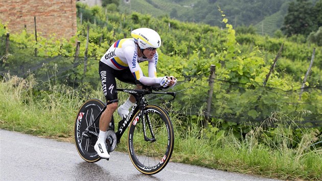 Rigoberto Uran na trati 14. etapy Giro dItalia