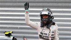 Nico Rosberg mává divákm v Monaku. Minulé dv kvalifikace tu vyhrál, letos byl...