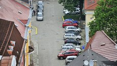 V ú�ední dny je parkovi�t� pod jihlavským magistrátem, které pat�í do zóny B,...