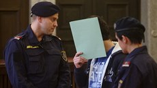 �trnáctiletý mladík tureckého p�vodu ob�alovaný z teroristického spol�ení a...