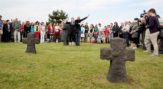 Souástí festivalu bude tradiní pou, kdy symbolicky z Pohoelic do Brna pijdou jak potomci vyhnaných nmecky mluvících obyvatel, tak i idovských továrnických rodin. Fotografie zachycuje pou poádanou v roce 2015.