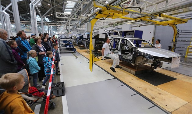 Škoda Auto vyplatí před Vánocemi bonus a prémie, štědré budou i další firmy