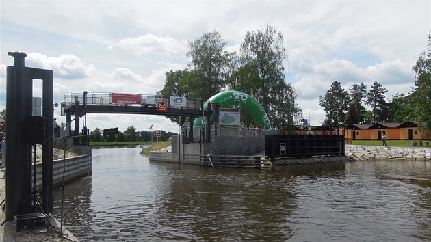 Slavnostn� otev�en� rekrea�n�ho p��stavu v Hlubok� nad Vltavou (31. kv�tna 2015).