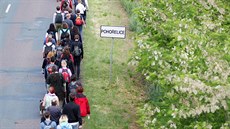 Nkolik stovek lidí se vydalo na pou z Pohoelic do Brna, aby uctili památku...