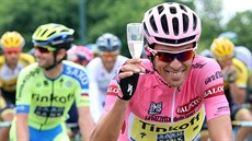 NA VÍTZSTVÍ. Lídr Gira Alberto Contador v poslední etap.