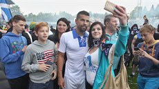 SELFIE, PROSÍM. Fanouci Baníku Ostrava i Milan Baro se louí s legendárními...