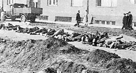 Pi exhumaci v záí 1947 bylo odkryto celkem devt hromadných hrob, ve kterých...