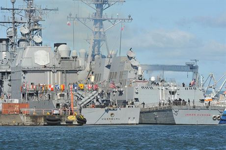 Válené lod NATO kotví v polské Gdyni