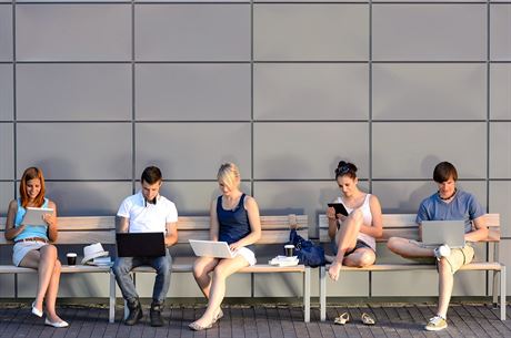 Pokud budete vyloueni ze studia na vysoké kole, rozlute se s benefity ke dni, kdy nabylo právní moci rozhodnutí o vylouení ze studia. Ilustraní snímek