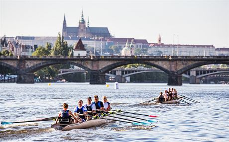 Plavidla pro píbení veslování se dostala i na Vltavu. V rámci praských...