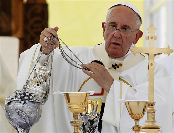 Pape Frantiek slouil mi na olympijském stadionu v Sarajevu. Navtívilo ji...