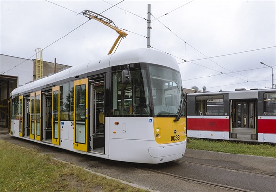 Nová nízkopodlaní tramvaj EVO1.