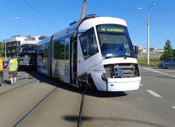 V Brn se srazil nákladní vz s tramvají.