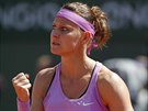 eská tenistka Lucie afáová se raduje ze zisku setu v semifinále Roland...