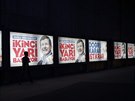 Plakáty s tureckým premiérem Ahmete Davutogluem z AKP (5. ervna 2015).