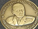 Sbratelská mince s vyobrazením zakladatele eskoslovenského výsadkového vojska...