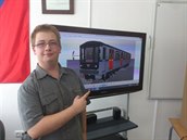 Martin Blecha se svým 3D modelem vozu praského metra.