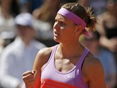 Lucie afov se raduje ve finle Roland Garros.