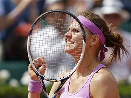 esk tenistka Lucie afov se usmv po postupu do semifinle Roland Garros.