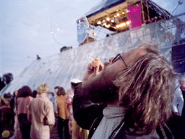 Nvtvnk festivalu v britskm Glastonbury (70. lta)